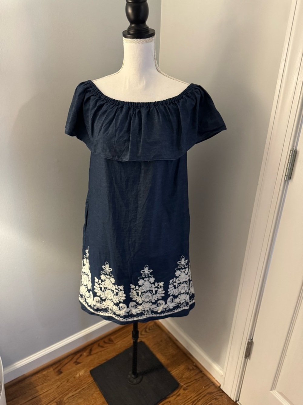 Westport 1962 Off Shoulder denim Embroidered Dress M